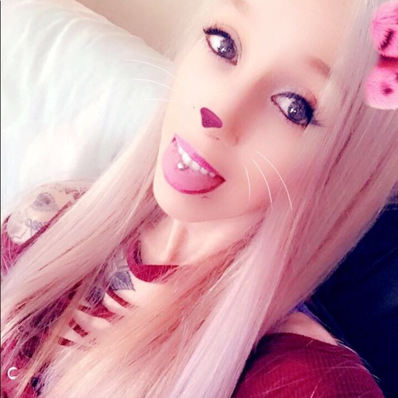 Meet your Posher, Amanda - Picture 1 of 1